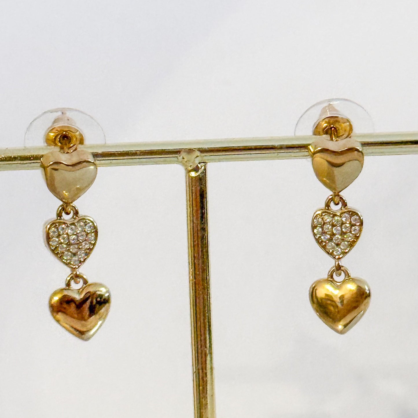 Pendientes Corazón Sisi  （Pendientes Colgantes de Corazones Dorados con Brillo）