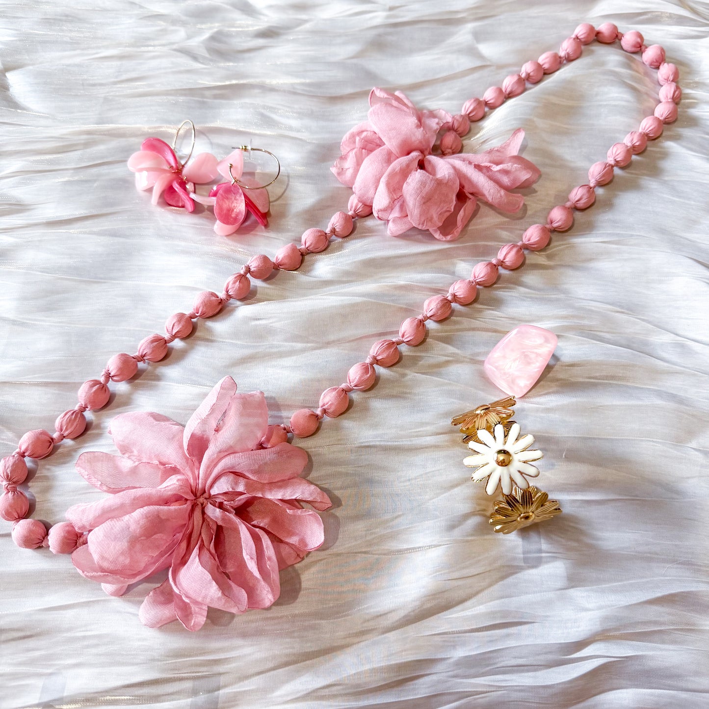 Collar Rosa de Seda （Flor）