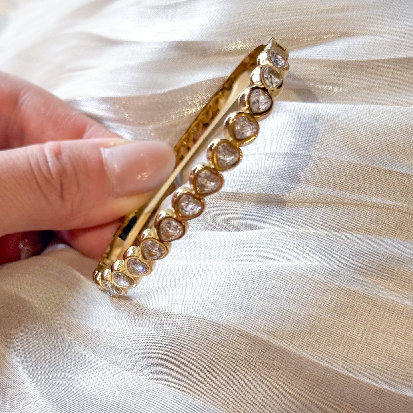 Pulsera Rígida Amour (CORAZONES)