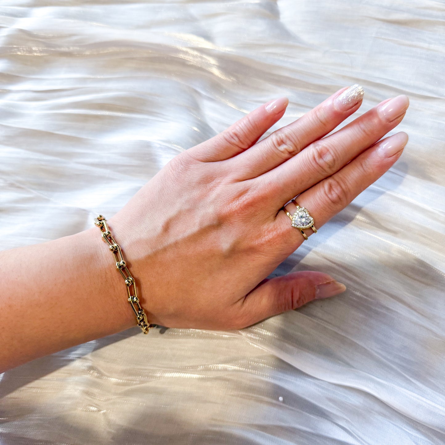 Pulsera Lien （eslabon dorada）