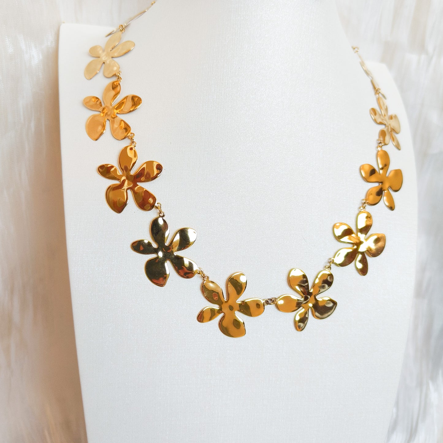 Collar Monaco Flor Dorado
