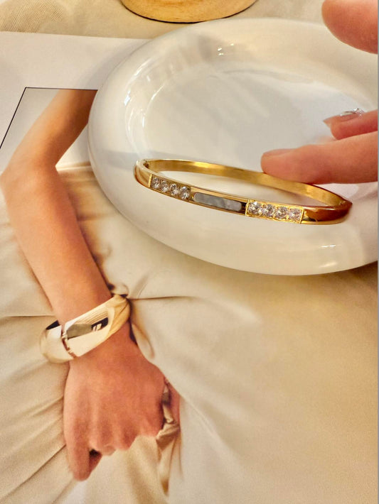 Pulsera de nácar y brillos