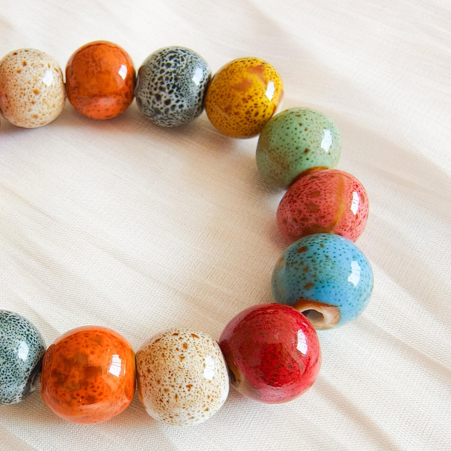 Pulsera de cuentas de cerámica multicolor