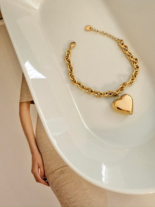 Pulsera de corazon dorado