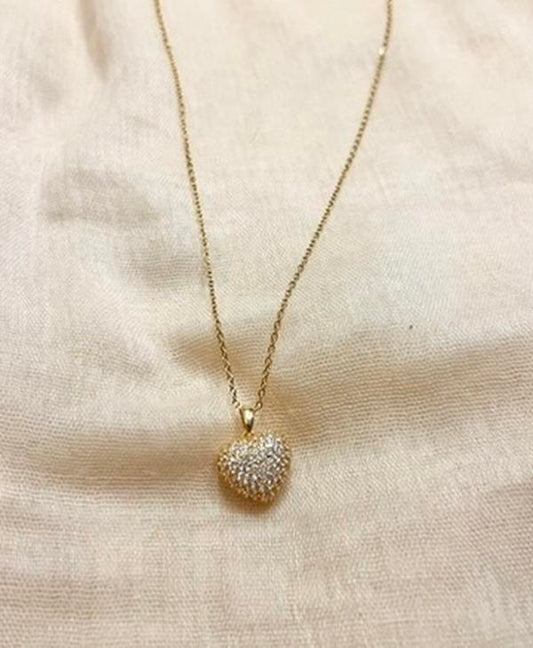 Collar de corazón brillante