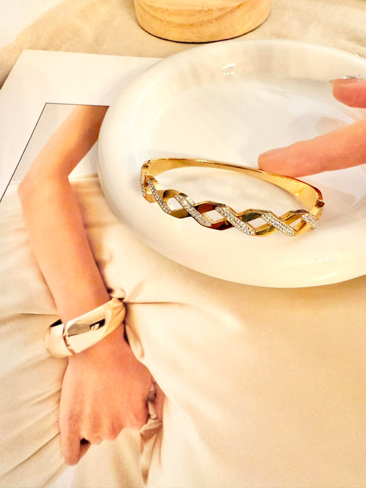 Pulsera Rígida Trenza Dorada